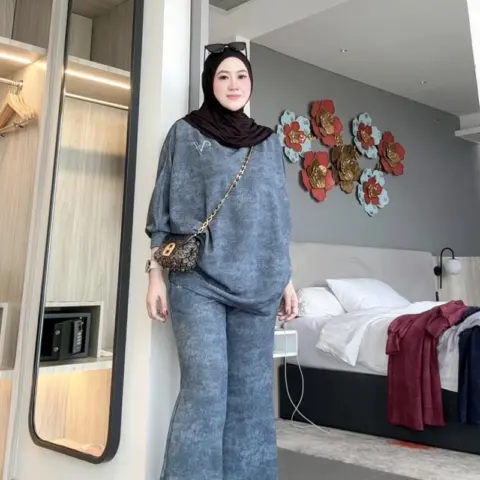 Setelan Hensa warna Biru Denim