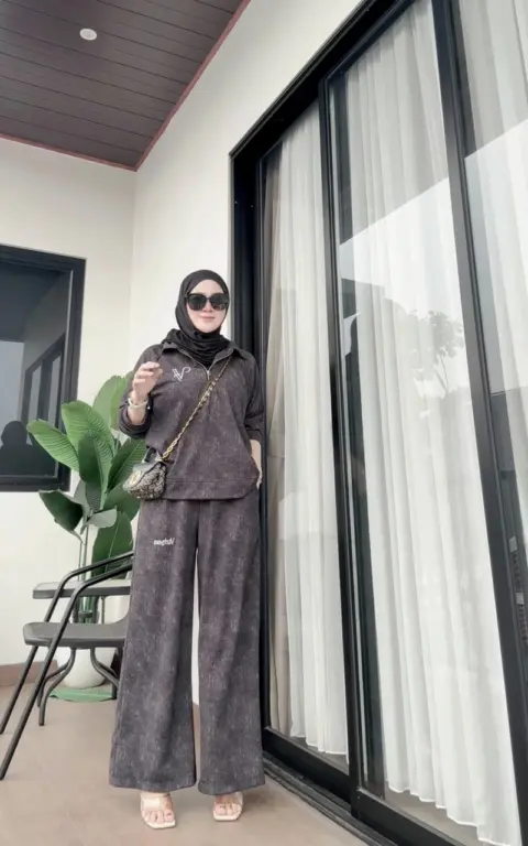 Setelan Zirima warna Cokelat Tanah